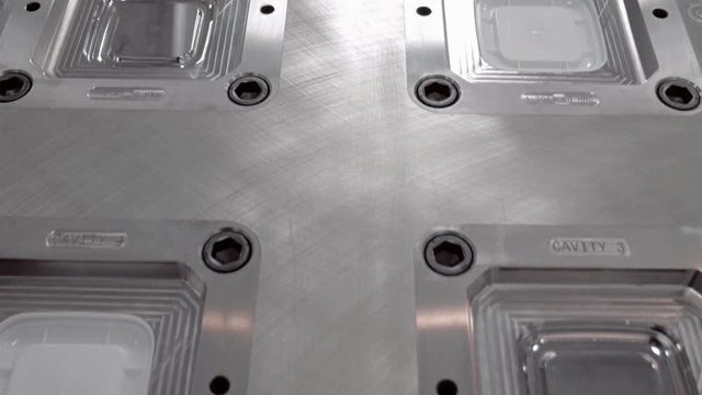 Molds for manufacturing plastic boxes for food