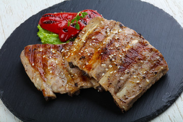 Grilled pork ribs