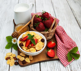 Muesli with strawberries