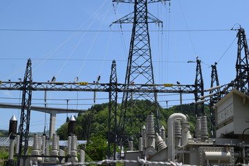 変電所 ／ 山形県庄内地方の山間部に設置された変電所を撮影した写真です。