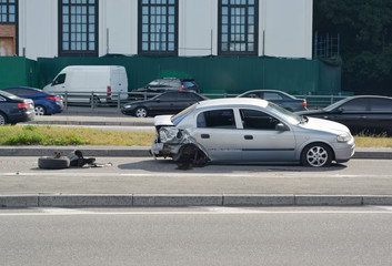 Fototapeta na wymiar Car accident on the city road
