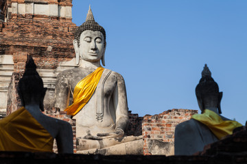 Fototapeta premium Buddha statue in ancient city