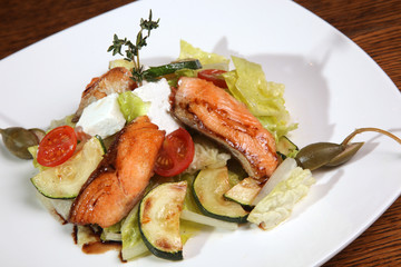 Salad with smoked salmon and Zucchini