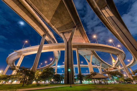 Bridges in Bangkok form an interesting shape.
