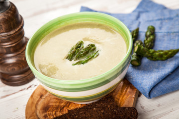 Asparagus cream soup