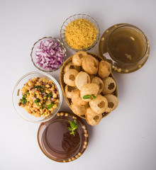 Pani Puri or panipuri, Golgappe or gol gappe, Chat item, India © StockImageFactory