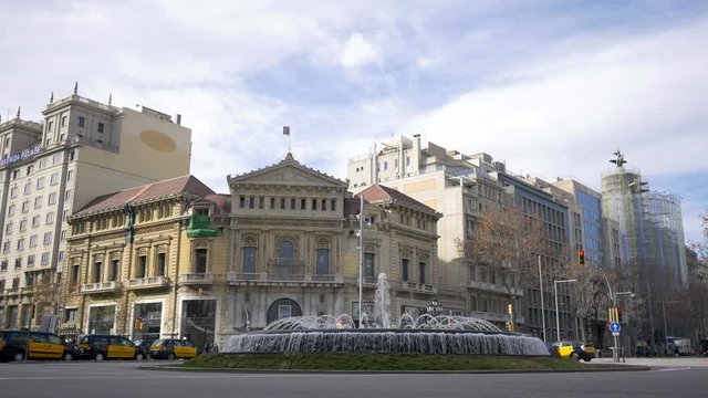 Barcelona Square Traffic Fountain