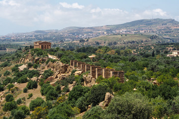Fototapeta na wymiar Sizilien - Agrigento - Valle dei Templi
