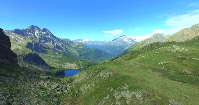 Aerial 4k - Sorvolo del Passo Viola fra la Val Viola (IT) e la Valle di Campo (CH) - mt. 2455
