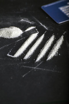 drogs white powder lines
