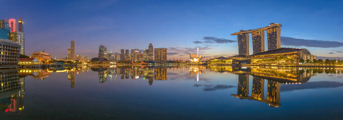 Fototapeta premium Singapore panorama city skyline at Marina Bay when sunrise