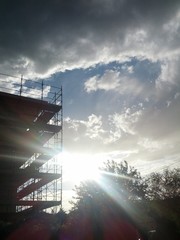 Raggi di sole in cantiere