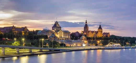 Foto op Plexiglas Stad aan het water Nachtpanorama van de oude stad in de stad Szczecin (Stettin)