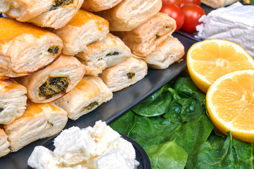 Cakes with spinach and goat cheese