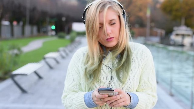 Listening to music on smart phone