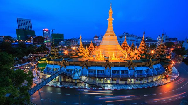Sule Pagoda Landmark Ancient Pagoda Day To Night Time Lapse Of Yangon City, Myanmar (zoom in)