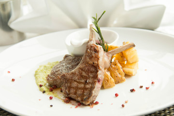  lamb chops with onions and Mashed Potato