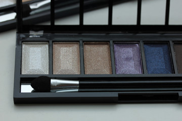 Eye shadow palette