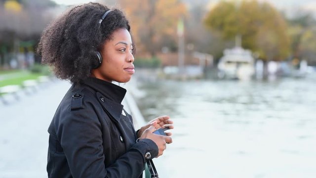 Listening to music on smart phone