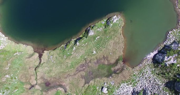 Riflessi nello stagno - Laghetto alpino