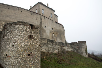Fototapeta na wymiar Historische Ritterburg von außen