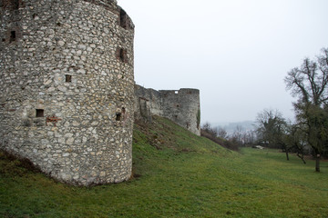 Fototapeta na wymiar Burgmauern einer historischen Ritterburg