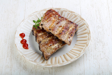 Grilled pork ribs