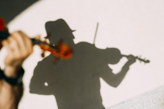 violinist playing.