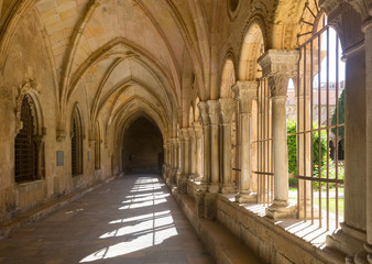 Obraz premium gallery of cloister of Tarragona Cathedral