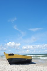 łódź na plaży © ftomasz