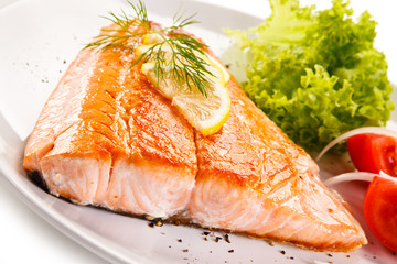 Roasted salmon and vegetables 