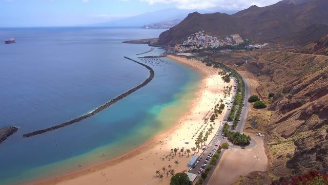 Plage de las Teresitas sur l'&icirc;le de Tenerife aux Canaries