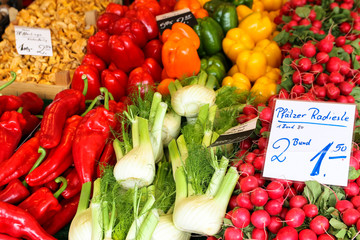 Fenchel und Paprika im Angebot Werbung