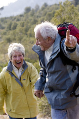 couple de s&eacute;niors riant