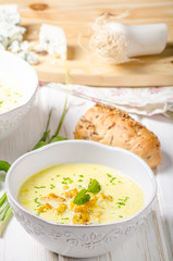 Curry soup with croutons