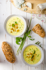 Curry soup with croutons