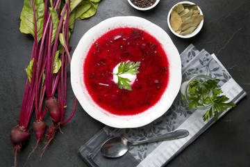 Zupa ze świeżych buraków