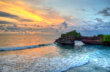 Obraz premium Tanah Lot Temple on Sea in Bali Island Indonesia..