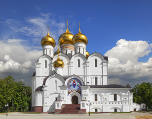 Fototapeta na wymiar Assumption Cathedral in Yaroslavl. Russia.