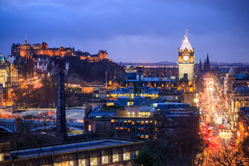 Fototapeta na wymiar Old town Edinburgh and Edinburgh castle