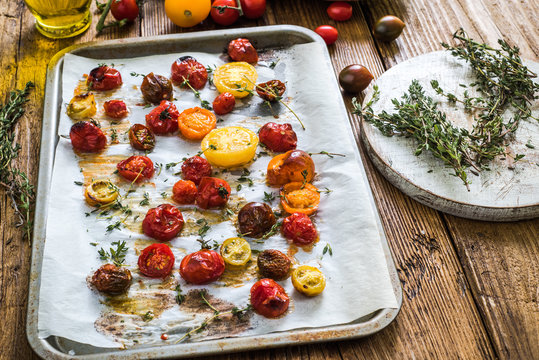 rasting tomatoes, healthy eating