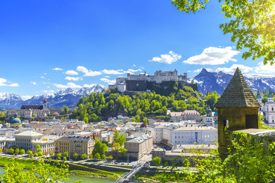 Historische Stadt Salzburg an der Salzach im Frühling