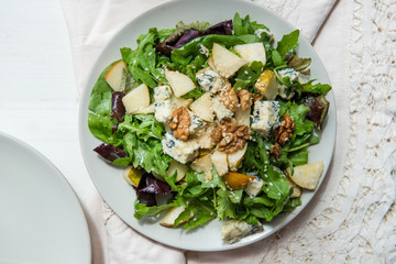 Green Salad with Pears, Blue Cheese, Walnuts