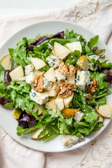Green Salad with Pears, Blue Cheese, Walnuts