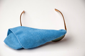 Sunglasses rub cloth