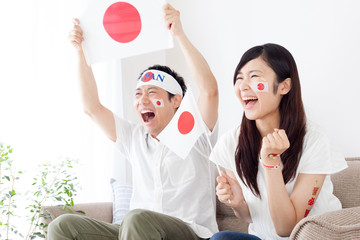 スポーツのテレビ観戦、女性、男性、2ショット、