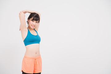 スポーツウェアで運動をする女性