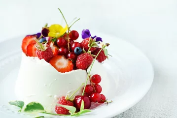 Foto op Canvas dessert with berries © Maksim Shebeko