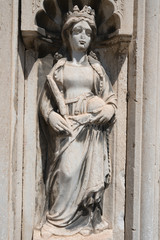 Obraz premium Statue in San Giovanni a Carbonara,Gothic church in Naples, Italy.