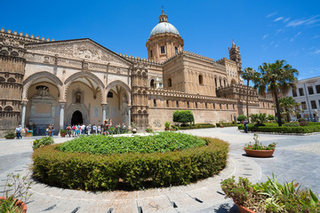 Fototapeta na wymiar Cathedral of Palermo on the blue sky